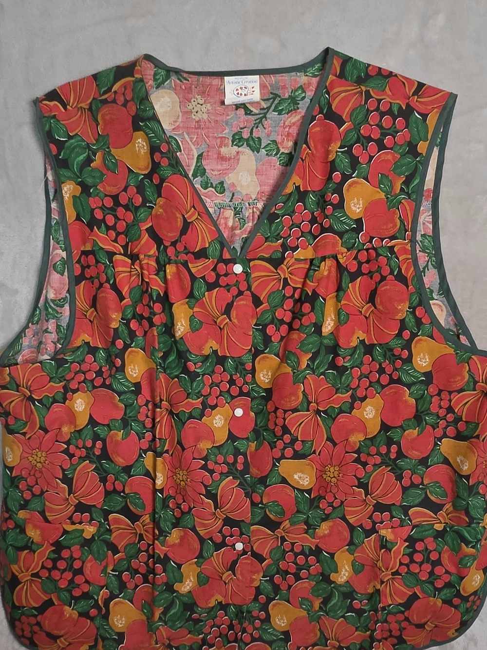 Unbranded Red & Green Floral Sleeveless V-Neck Top